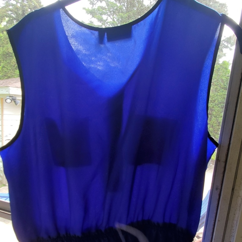 Dress - Picture 7 of 8